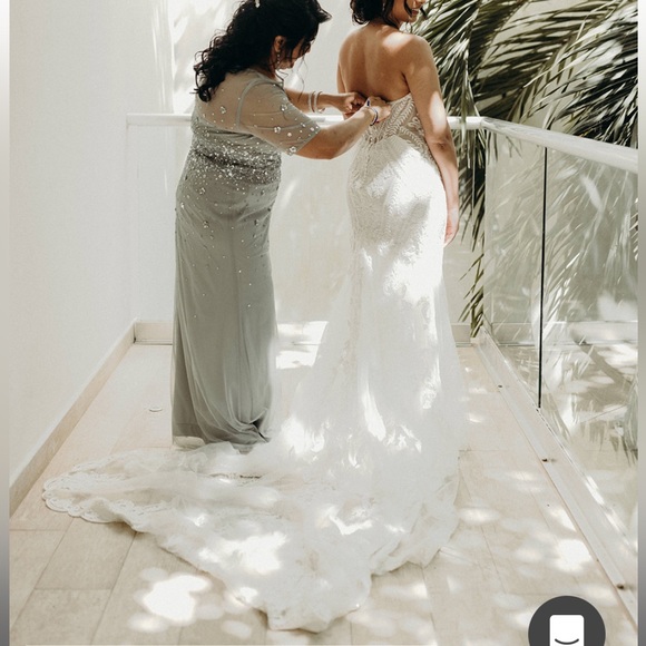 Size 10 Martina Liana wedding dress! - Picture 13 of 15